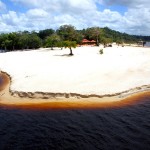 Praia fluvial do Tupé/ AM