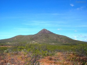 vulcoes-no-brasil-pico-do-cabuji