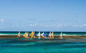 Onde fica a praia de Porto de Galinhas? 