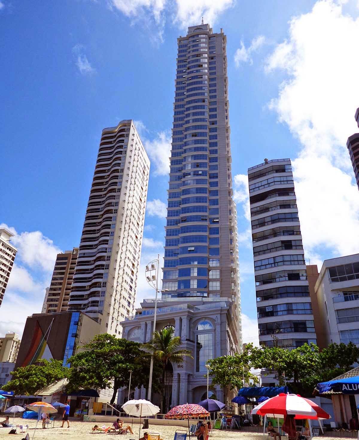 Esse Edificio Foi Construido No Lugar De Qual Outro Predio